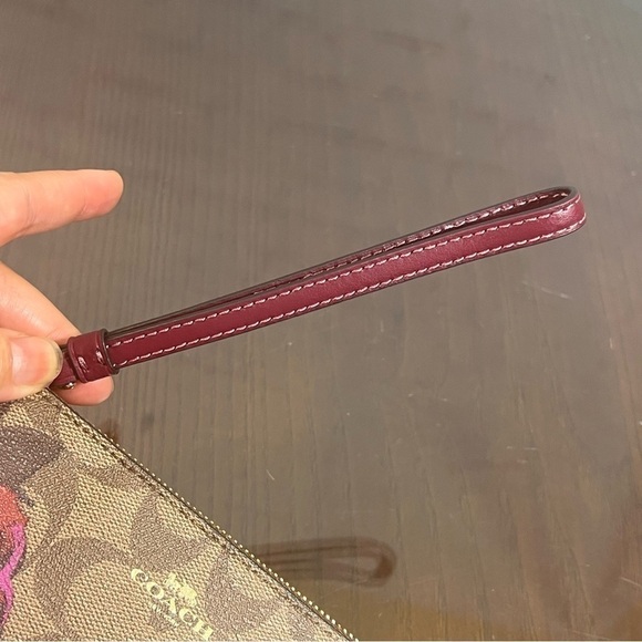 COACH X KAFFE FASSETTE corner zip floral wristlet. Rare limited edition nwt - Picture 9 of 11